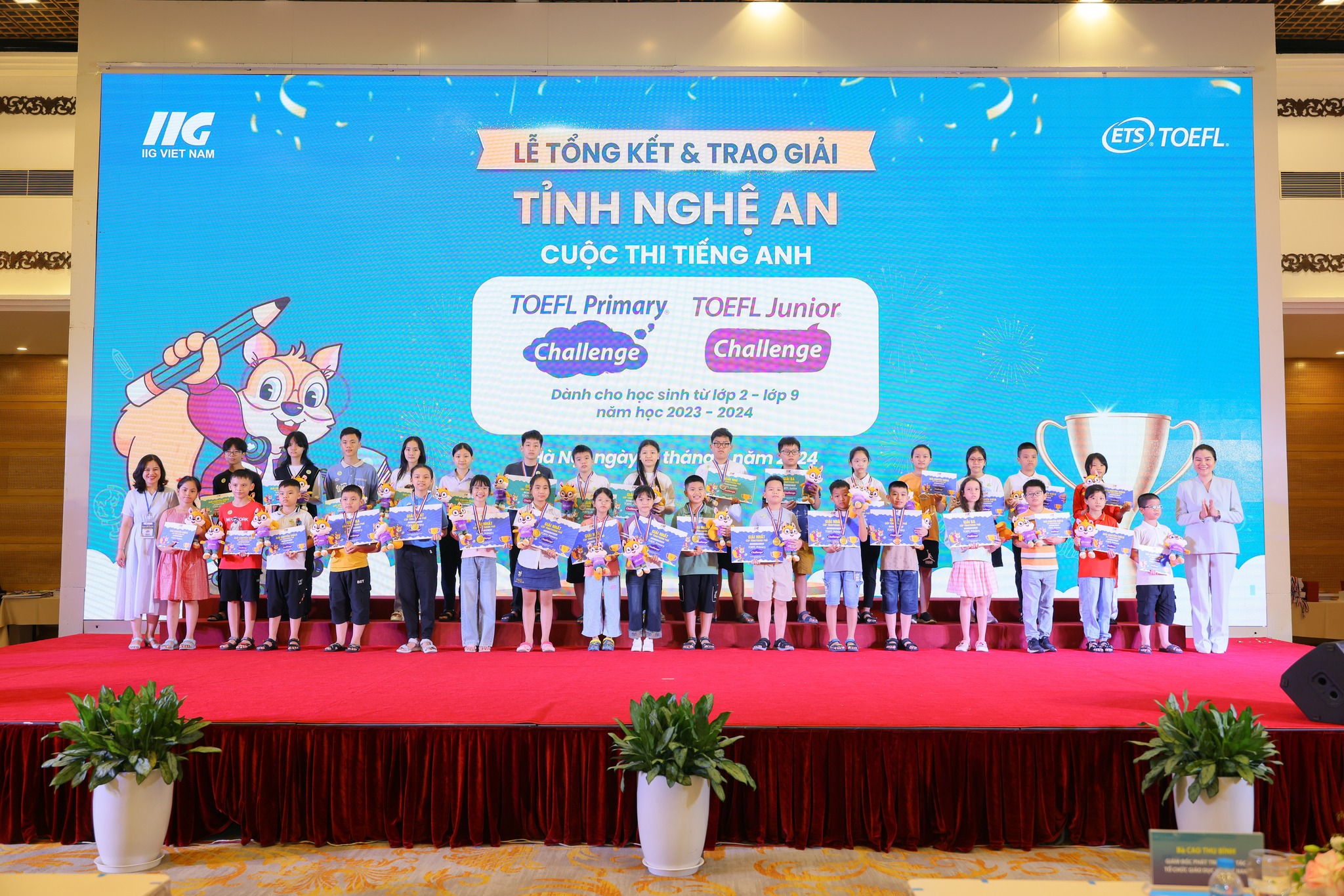 Vinh danh thí sinh xuất sắc tỉnh Nghệ An tại cuộc thi TOEFL Challenge 2023-2024 